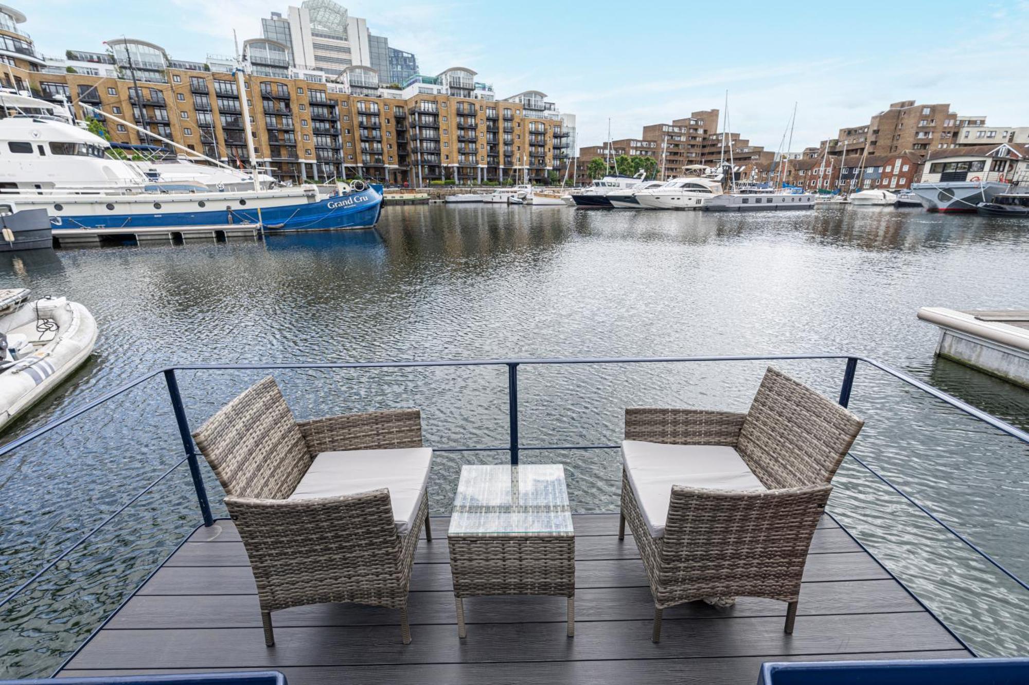 Serenity In The Heart Of London Hotel Exterior photo